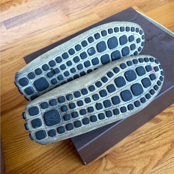 Louis Vuitton - Picture 3 of 7